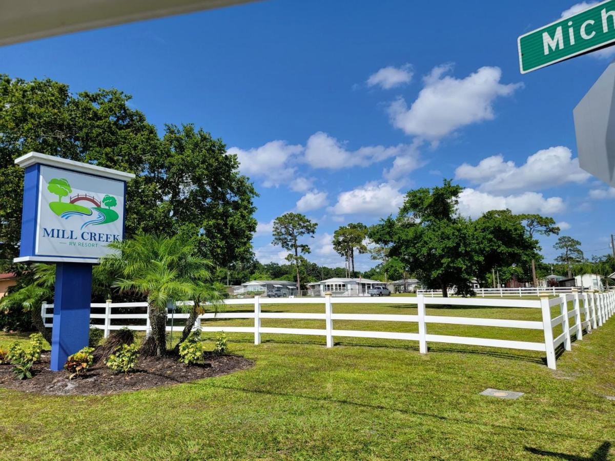 Cozy Tiny Home Near Disney World & Orlando Parks! كيسيمي المظهر الخارجي الصورة